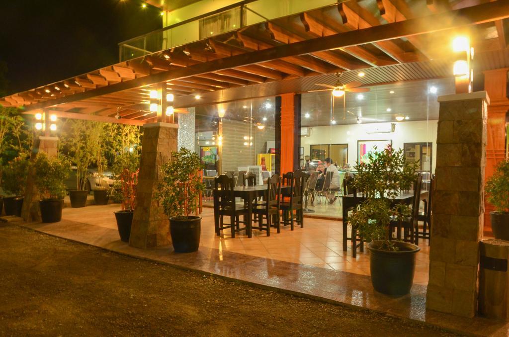 The Premiere Business Hotel Kalibo Exteriör bild