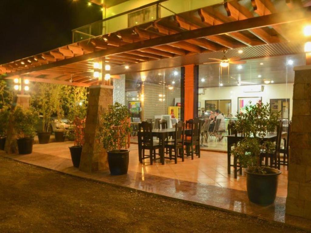 The Premiere Business Hotel Kalibo Exteriör bild